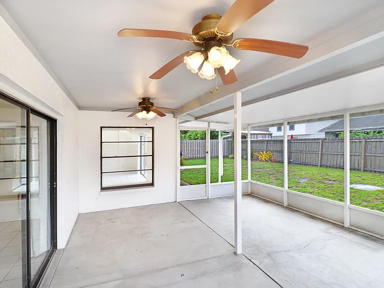 Screened-in lanai