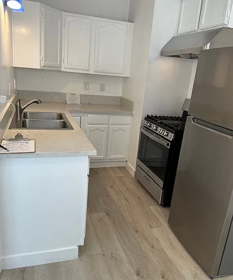 4210 W Adams Blvd — Photo 3