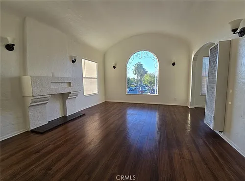 5740 California Ave Photo 1