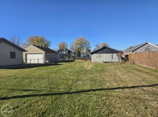 7314 Edlane Rd, Algonac, MI 48001