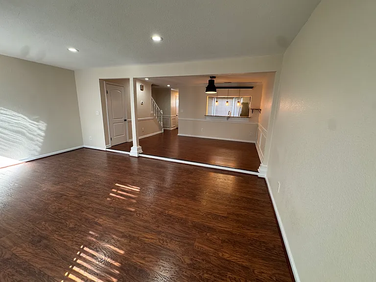 534 Biltmore Dr — Photo 5