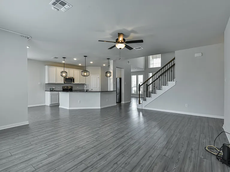 6306 Golden Gate Dr — Photo 4