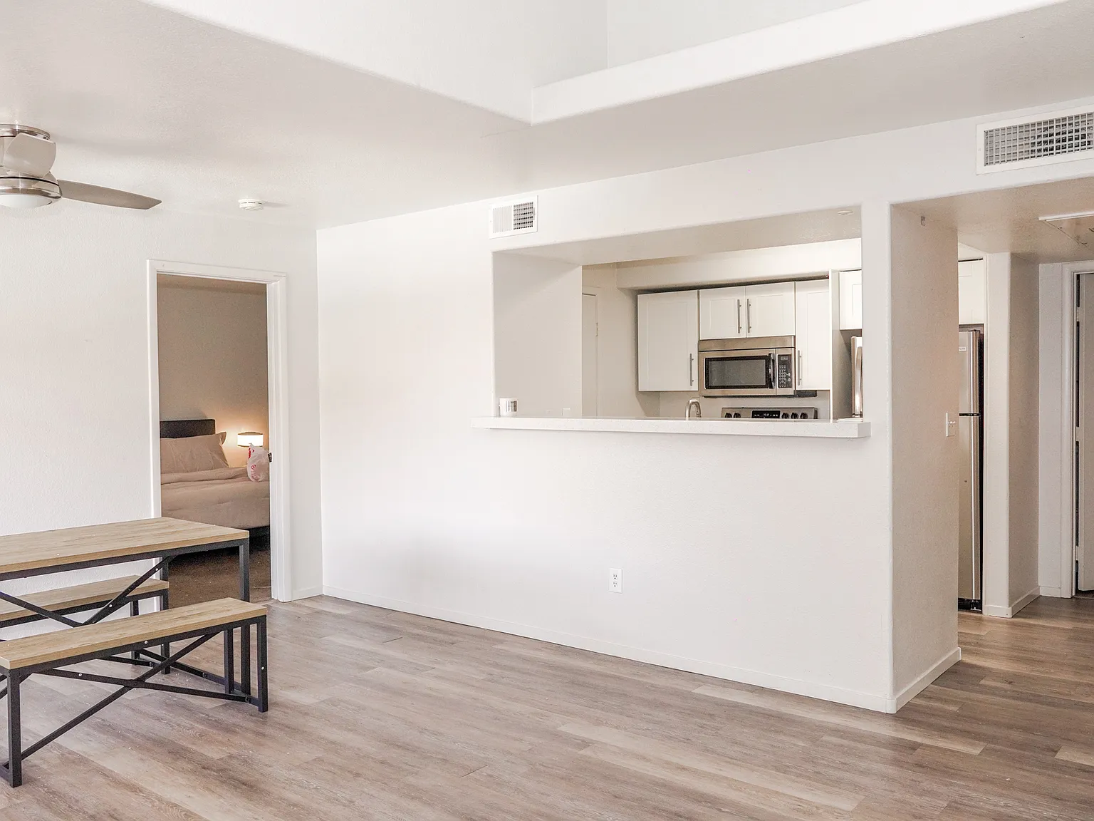 2 bed, 1089 sqft, $1,695 — Photo 2