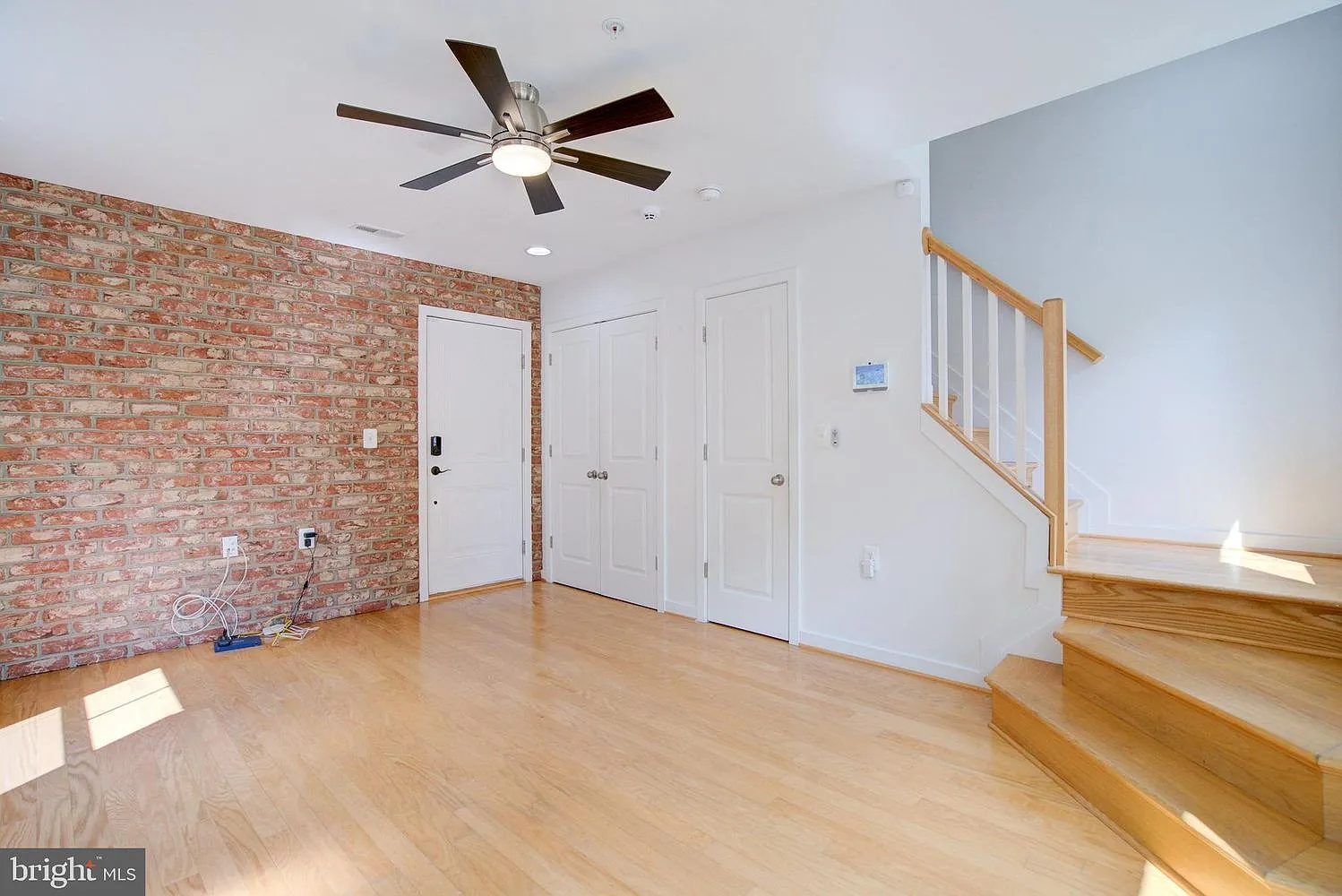 3 bed, 2016 sqft, $2,845 — Photo 4