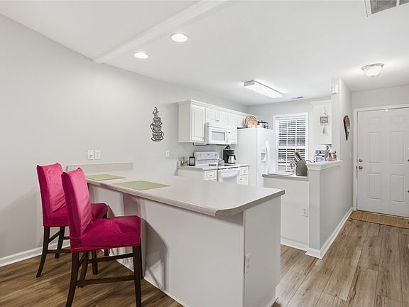 5th image of 23 Sweetgrass Trl