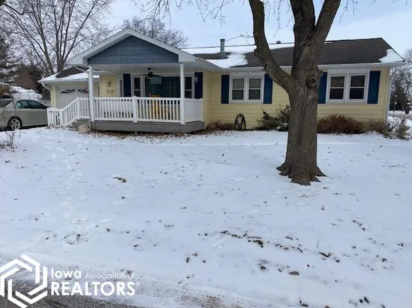 805 E Pine Pl, Mount Pleasant, IA 52641