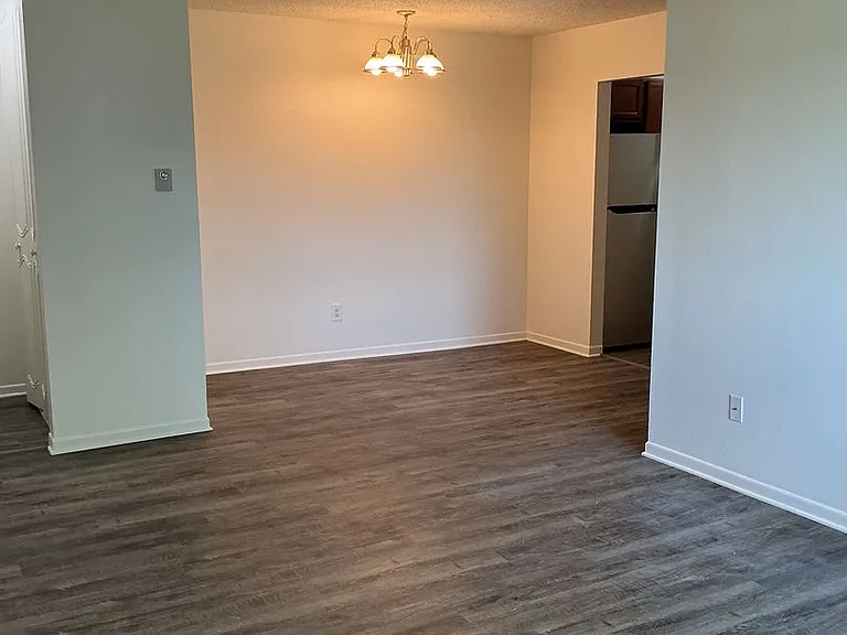 4415-4425 Hull Rd — Photo 12