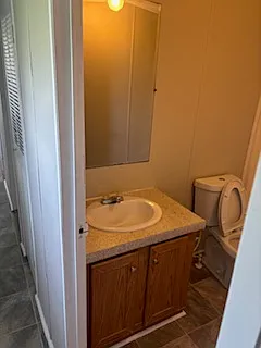 full sink in bathroom #2