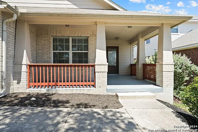 3 bed, 1976 sqft, $2,195 — Photo 4