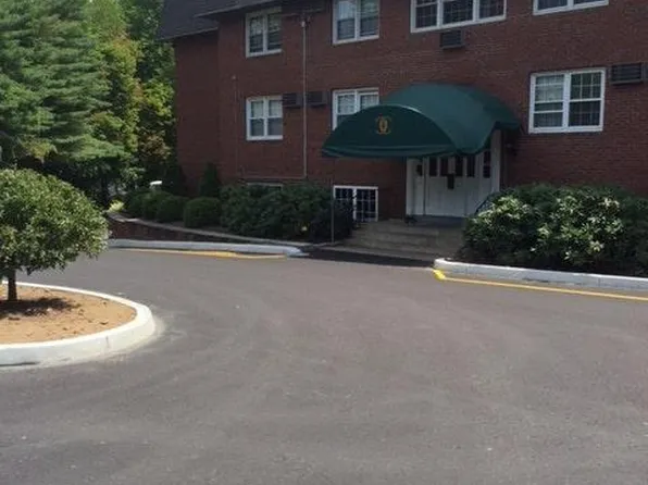 222 Old Bridge Ln #222, Danbury, CT 06811