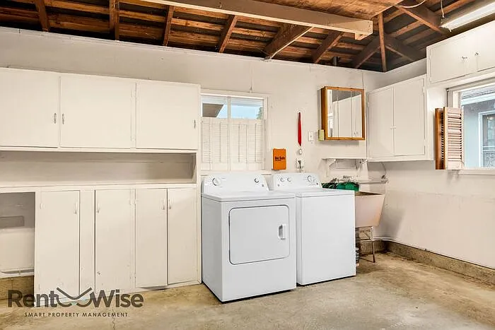 2080 Helena Way — Photo 23