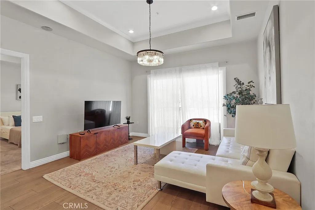2 bed, 1230 sqft, $3,300 — Photo 4