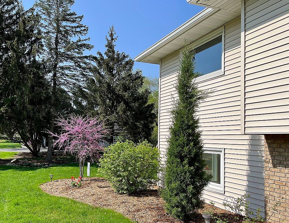 2nd image of 308 Fairway Dr