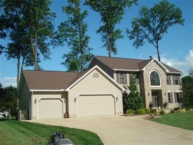 1st image of 340 Aspen Dr