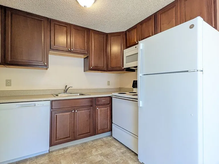 Chelsea Manor Apartments — Photo 27