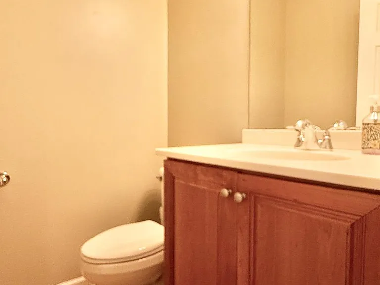 40 Truman Ave — Photo 15