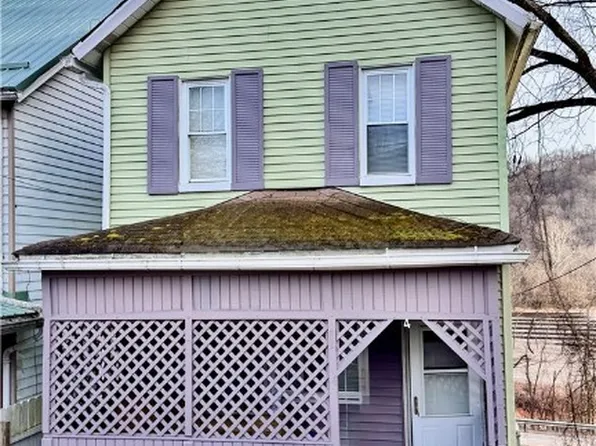 4 Howe St, Elrama, PA 15038