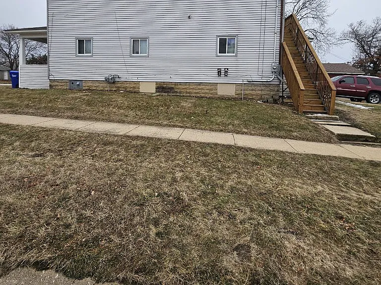 420 1st St NE — Photo 4