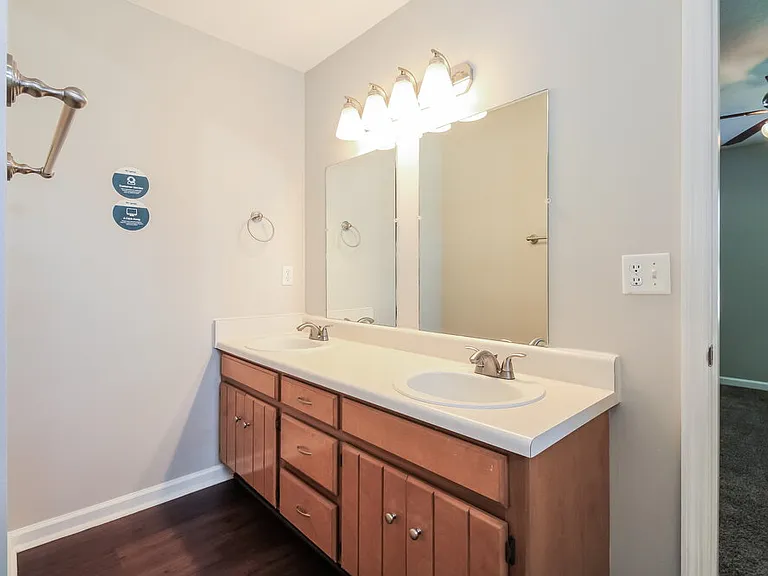245 Heritage Cir E — Photo 16