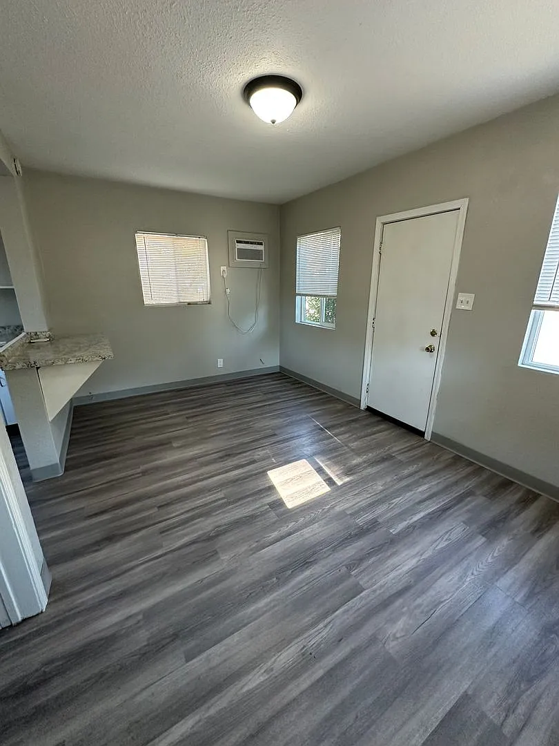 317e20 — Photo 3