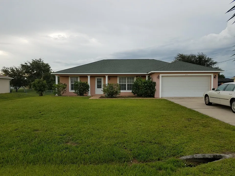 213 Blackstone Dr