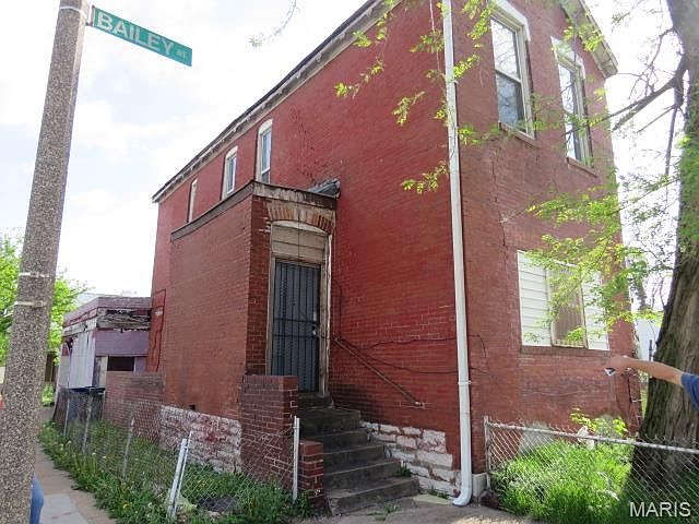 1st image of 4000 N Grand Blvd