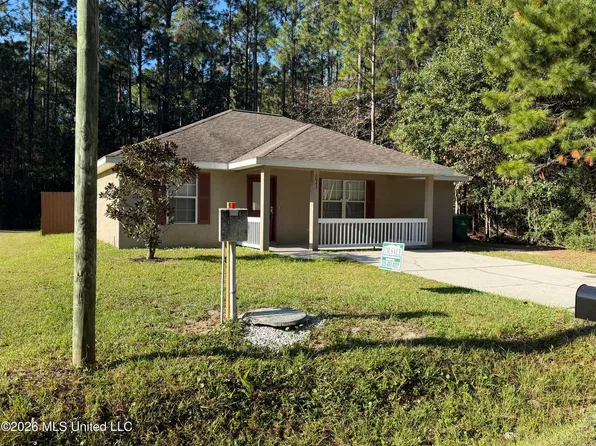 6041 W Carroll St, Bay Saint Louis, MS 39520