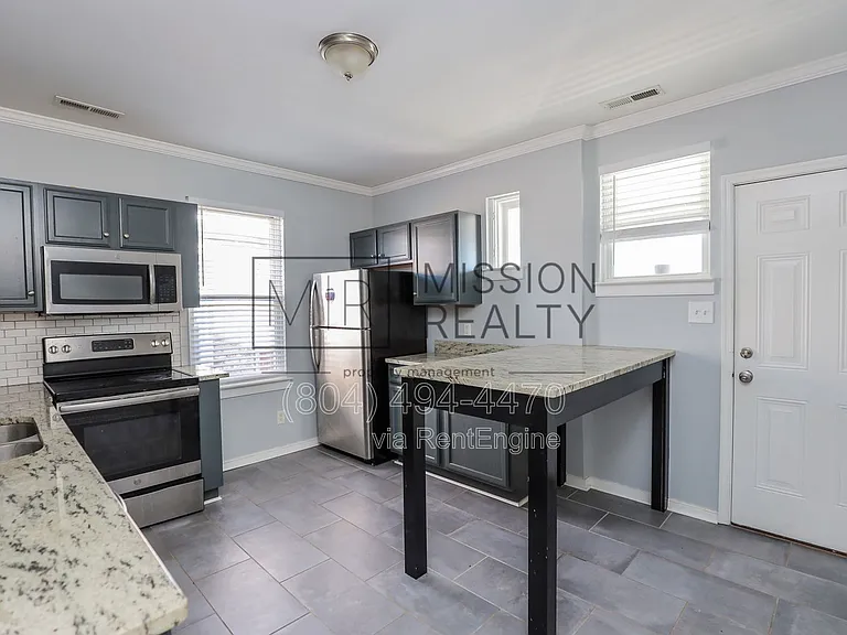 1402 Bainbridge St #B — Photo 11