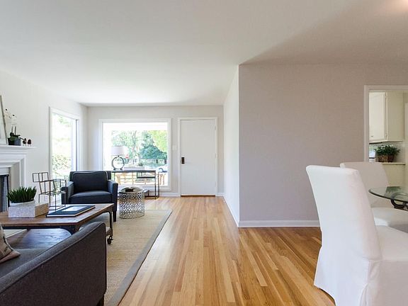 4th image of 2516 Hampton Ave