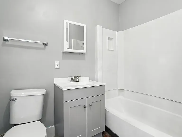 928 Miller Ave — Photo 3