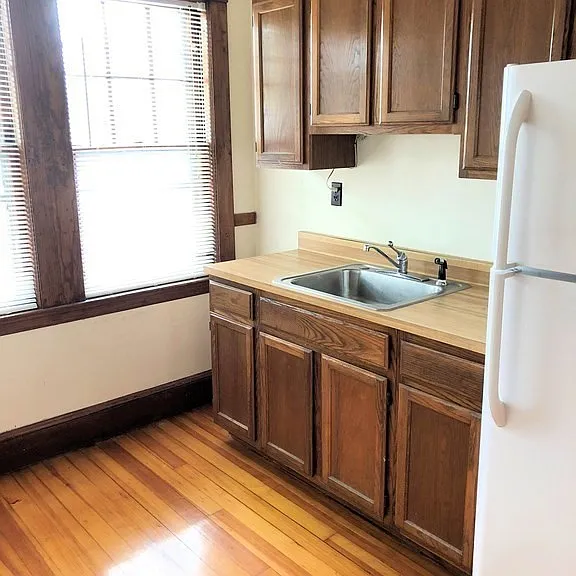 61 Presidents Ave #1L — Photo 7