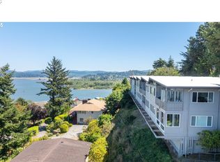 290 N 3rd Ct APT 3, Coos Bay, OR 97420