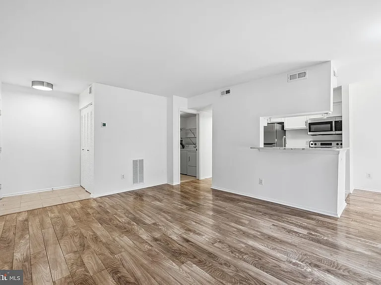 1703 Ascot Way #D — Photo 5