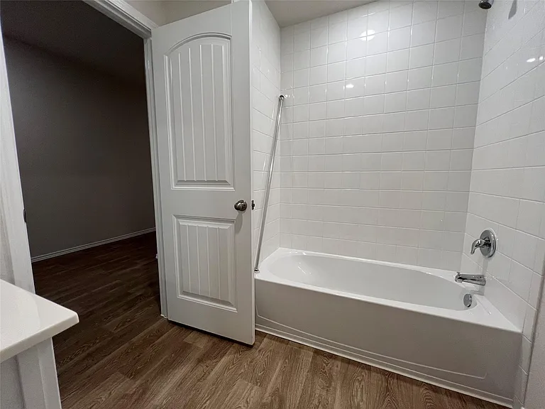 305 Wirecrested Dr — Photo 19