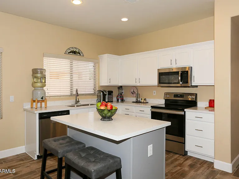 2056 E Riviera Dr — Photo 10