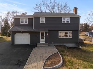 60 Tumblebrook Rd, Meriden, CT 06450