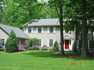 29 Cherry Tree Ln, Orchard Park, NY 14127