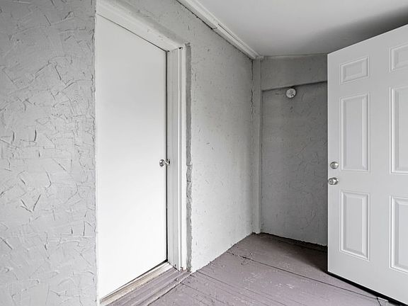 4th image of 3024 E 7th Ave