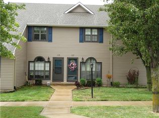 167 Stonebridge Ln, Smithville, MO 64089
