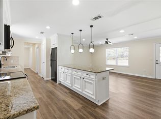 340 Oak Ridge Dr, Onalaska, TX 77360