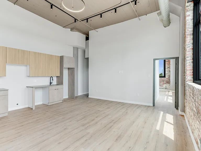 Castor Lofts — Photo 29