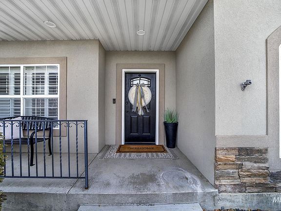 3rd image of 2716 Sundance Dr