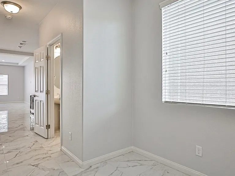 5390 Montauck Ave — Photo 6