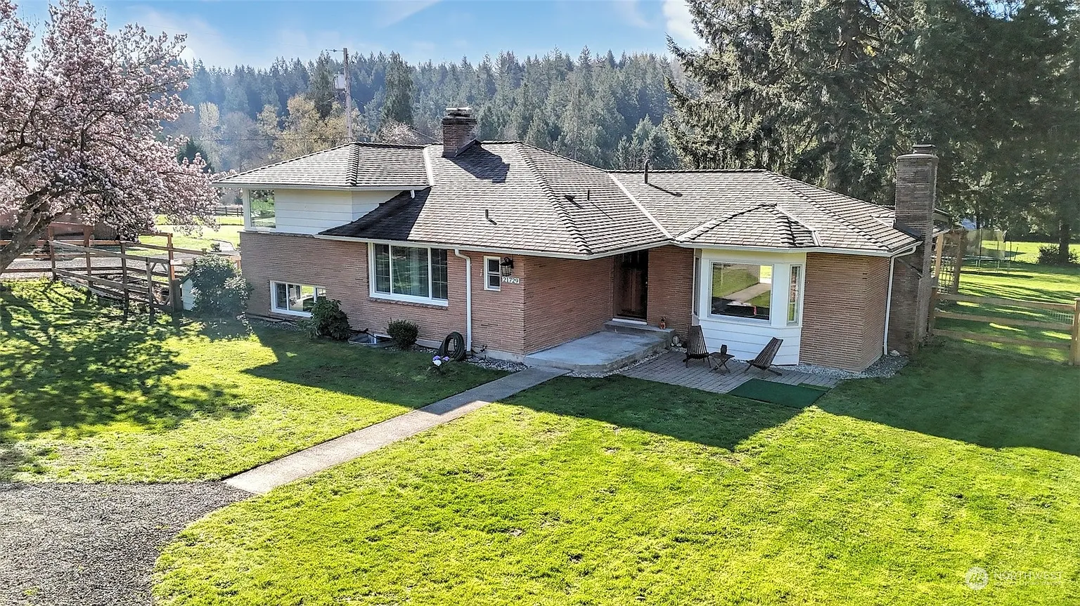 21729 SE May Valley Road photo 1