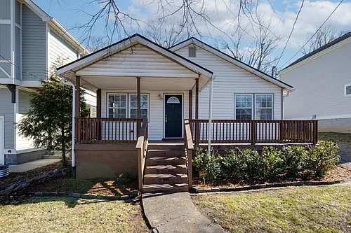 2412 Chapel Ave Photo 1