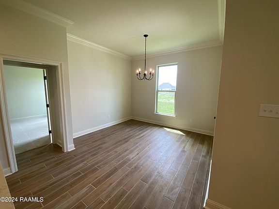 4th image of 216 Appleby Way