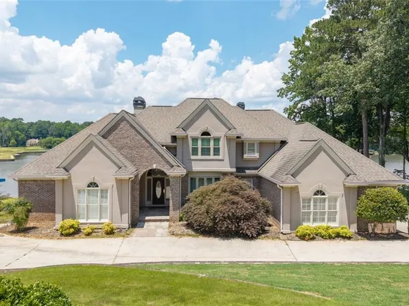 2220 Emerald Dr, Jonesboro, GA 30236