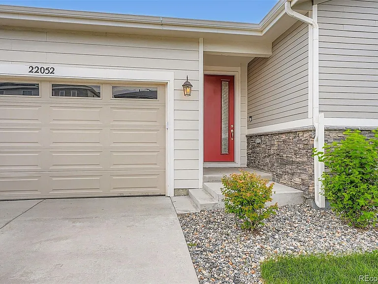 22052 E Stanford Cir — Photo 31