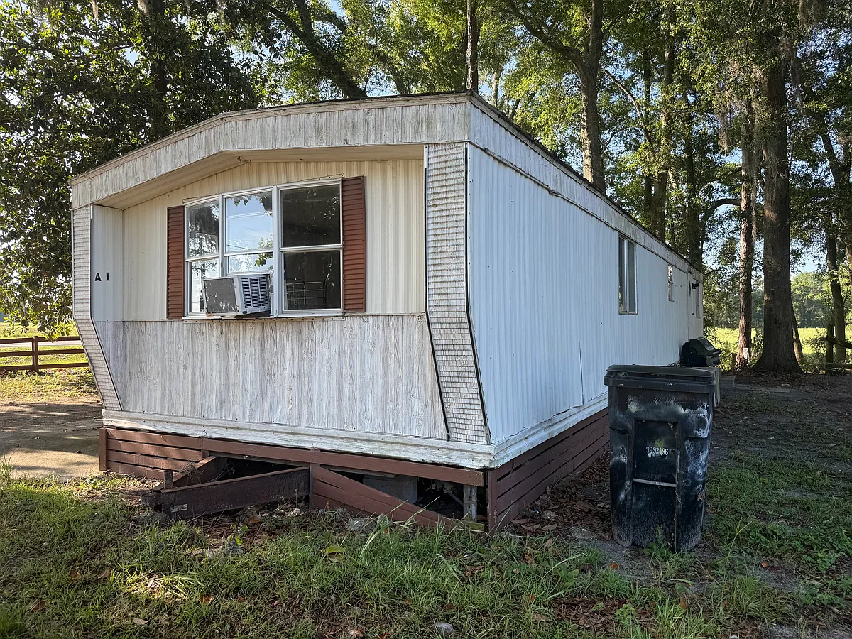 Building Photo - 1528 NW State Road 45 #A1