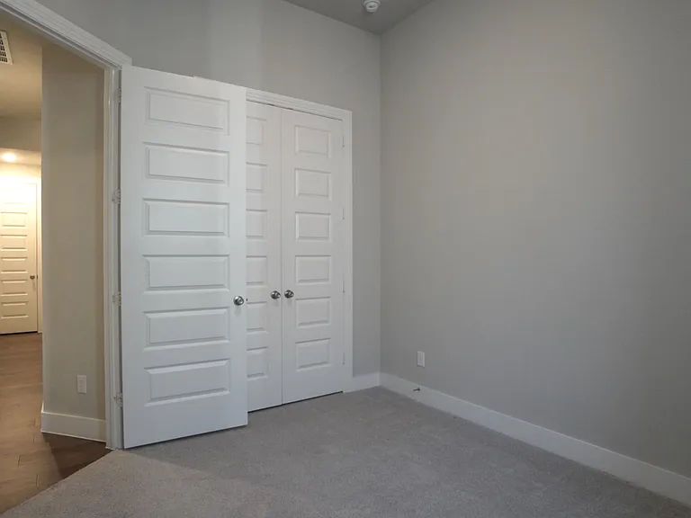 1833 Purtis Creek Dr — Photo 11